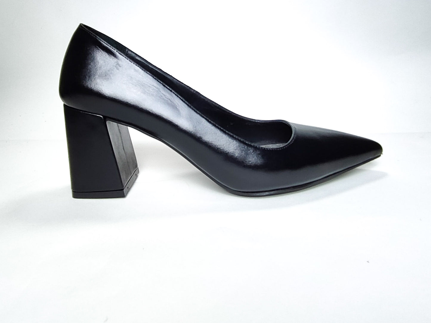 كعب سميك أسود 7 سم