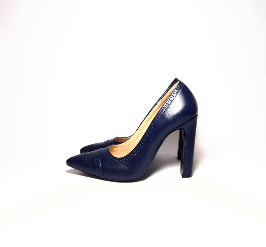 حذاء بروج أزرق داكن بكعب عريض 11 سم