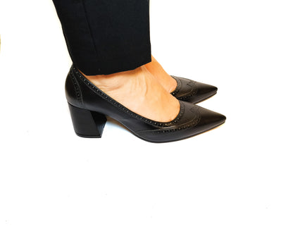 Black Classic brogue pump 7cm Block heels