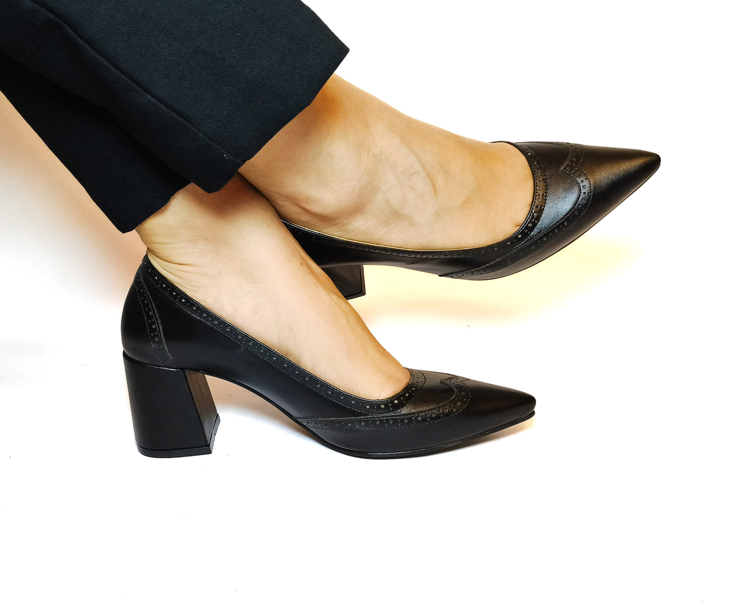 Black Classic brogue pump 7cm Block heels